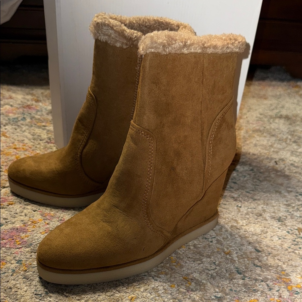 New Steven New York Sherpa Lined Tan Suede Wedge Heel Ankle Booties 9